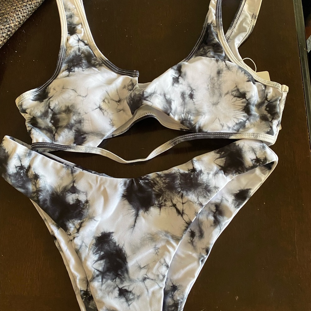 Brand New Zaful Bikini - Large